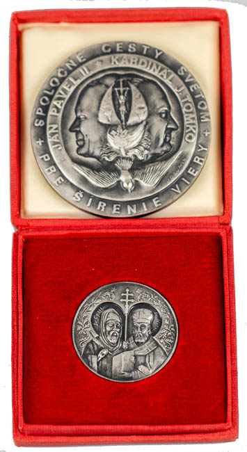 Medal 1990 (2 pcs) - front