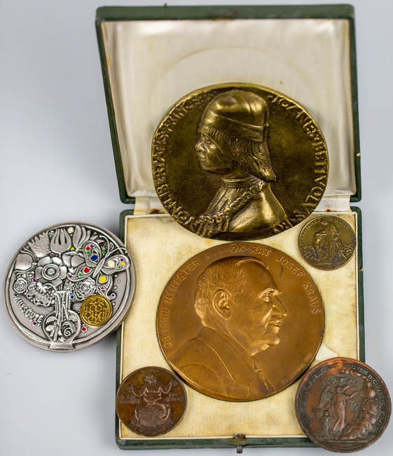 Medals (6 pcs) - front